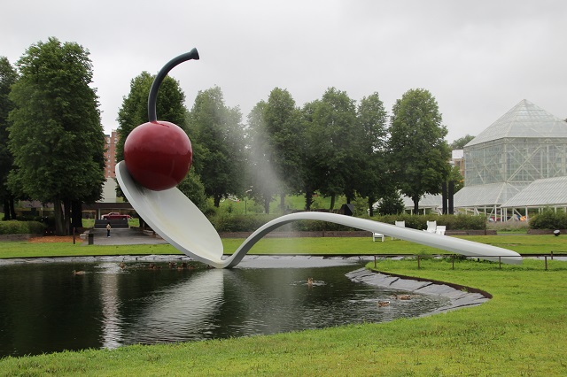 Minneapolis Sculpture Garden  – Minneapolis, Minnesota